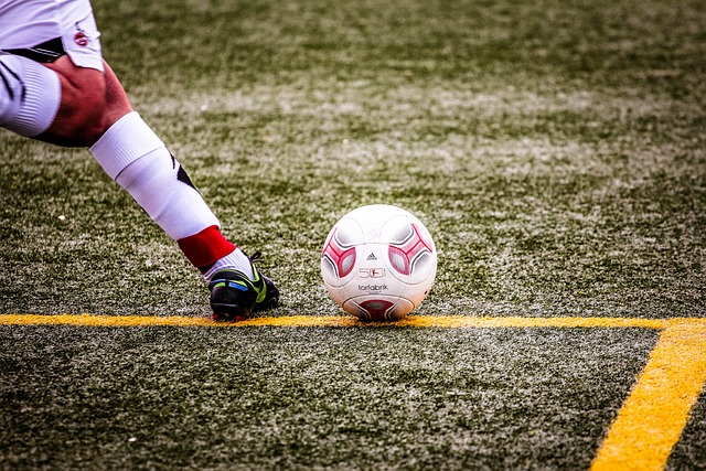 蒂尔潘执法欧洲德比:执法拜仁8场5胜3平;执法皇马6战全胜.